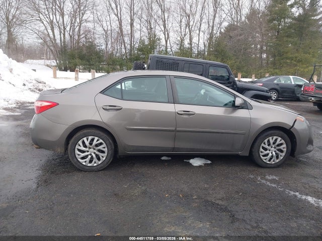 2T1BURHE7JC096699 Toyota COROLLA LE