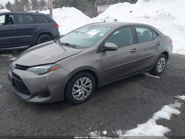 2T1BURHE7JC096699 Toyota COROLLA LE