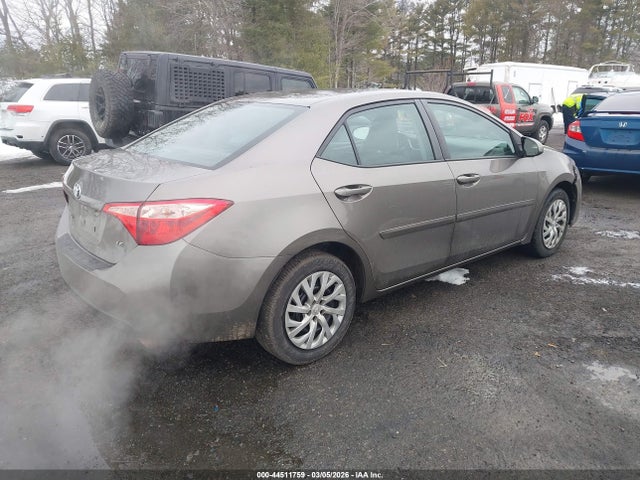 2T1BURHE7JC096699 Toyota COROLLA LE