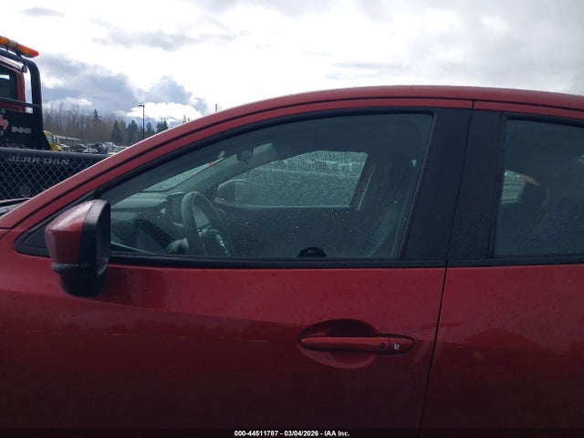 3MYDLBYV2KY524541 Toyota YARIS LE