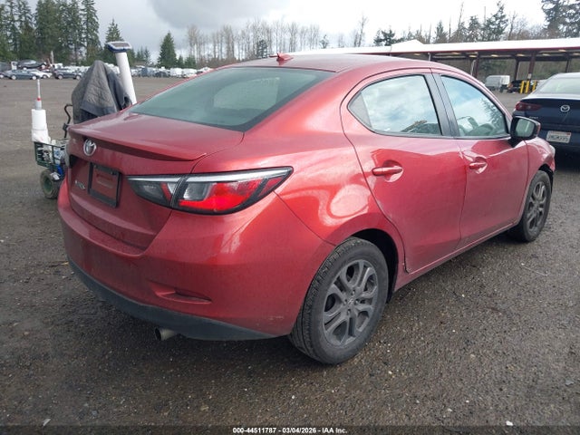 3MYDLBYV2KY524541 Toyota YARIS LE