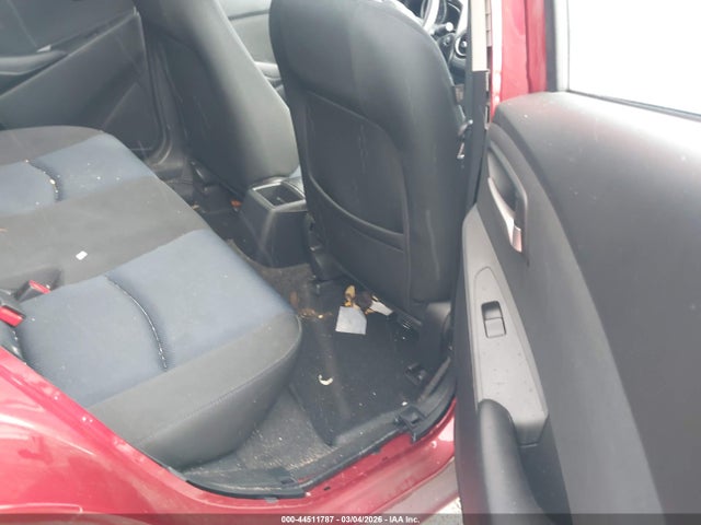 3MYDLBYV2KY524541 Toyota YARIS LE