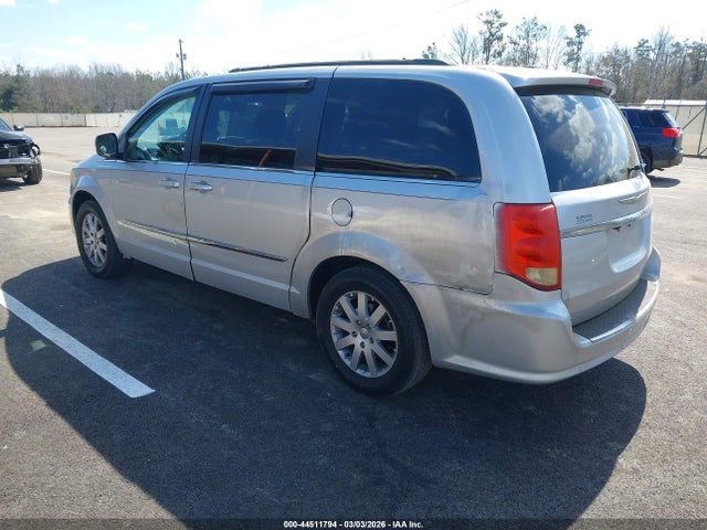 2011 CHRYSLER TOWN & COUNTRY 2A4RR8DG4BR614362 Photo 2