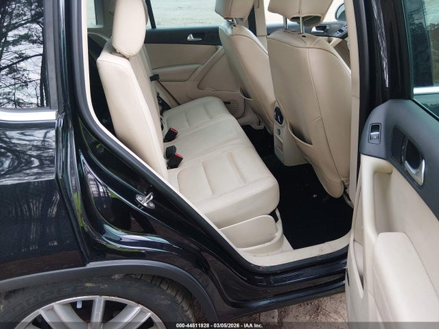 44511828 :رقم المزاد ، WVGBV3AX0EW556316 vin ، 2014 Volkswagen Tiguan Sel مزاد بيع