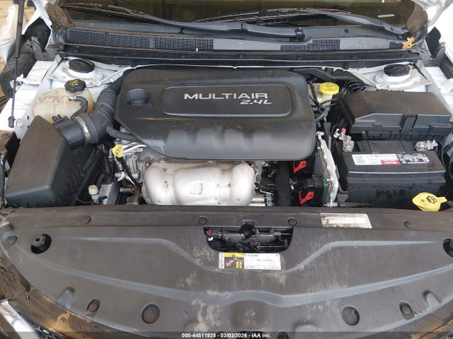 2016 Chrysler 200 Limited მანქანა იყიდება აუქციონზე, vin: 1C3CCCAB2GN101810, აუქციონის ნომერი: 44511928