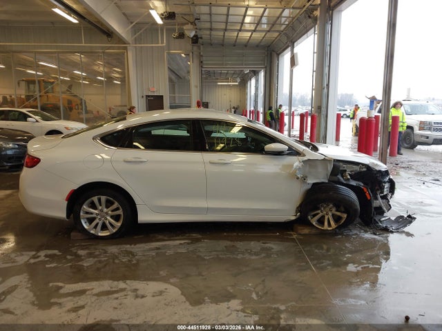 2016 Chrysler 200 Limited მანქანა იყიდება აუქციონზე, vin: 1C3CCCAB2GN101810, აუქციონის ნომერი: 44511928