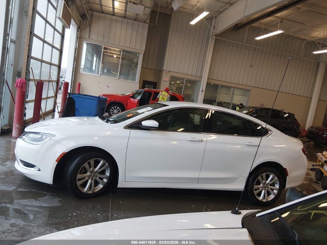 2016 Chrysler 200 Limited მანქანა იყიდება აუქციონზე, vin: 1C3CCCAB2GN101810, აუქციონის ნომერი: 44511928