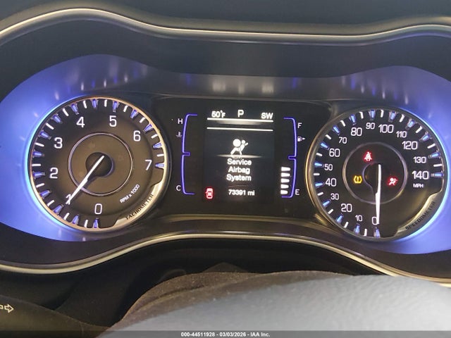 2016 Chrysler 200 Limited მანქანა იყიდება აუქციონზე, vin: 1C3CCCAB2GN101810, აუქციონის ნომერი: 44511928