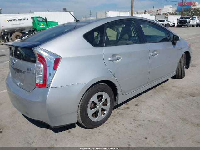 Toyota Prius Two 2015 JTDKN3DU0F2004569 Image 4