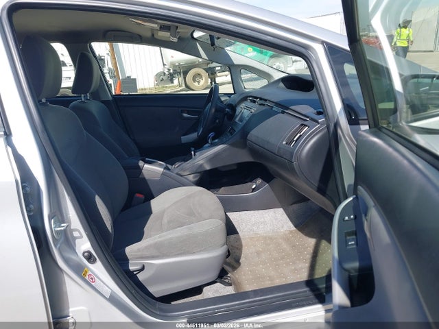 Toyota Prius Two 2015 JTDKN3DU0F2004569 Image 5