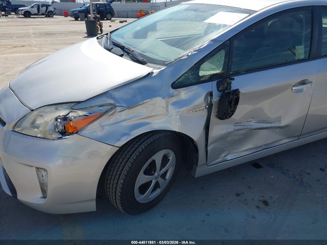 Toyota Prius Two 2015 JTDKN3DU0F2004569 Image 6