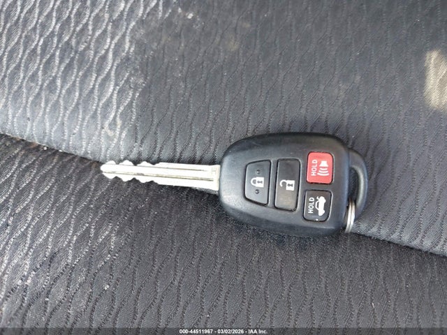 2T1BURHE7KC218740 Toyota COROLLA LE