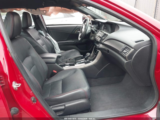 1HGCR2F1XHA005549 Honda Accord Sport Se