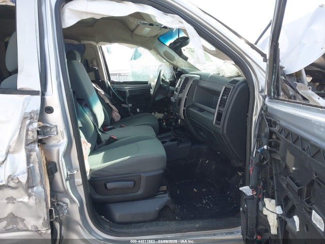 Продажа на аукционе авто 2015 Ram 2500 Tradesman, vin: 3C6UR5HL4FG643501, номер лота: 44511983