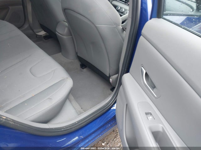 KMHLL4AG0MU138056 Hyundai ELANTRA SE