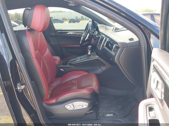 44512072 :رقم المزاد ، WP1AA2A59JLB11135 vin ، 2018 Porsche Macan مزاد بيع