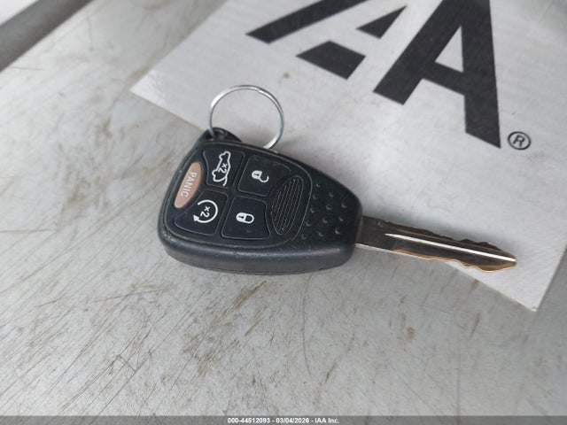 44512093 :رقم المزاد ، 1C3BC2FG7BN517967 vin ، 2011 Chrysler 200 Limited مزاد بيع