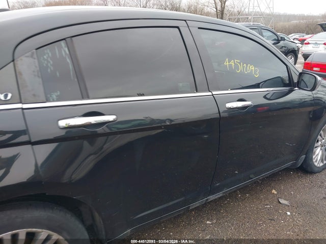 44512093 :رقم المزاد ، 1C3BC2FG7BN517967 vin ، 2011 Chrysler 200 Limited مزاد بيع