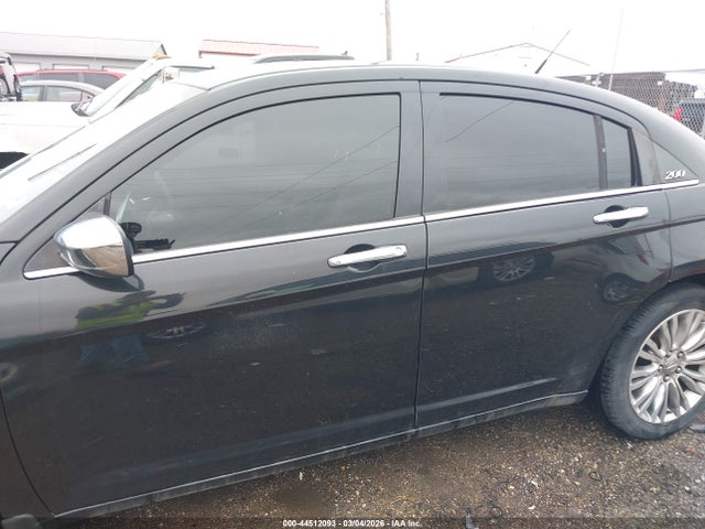 44512093 :رقم المزاد ، 1C3BC2FG7BN517967 vin ، 2011 Chrysler 200 Limited مزاد بيع