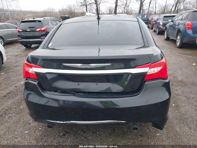 44512093 :رقم المزاد ، 1C3BC2FG7BN517967 vin ، 2011 Chrysler 200 Limited مزاد بيع