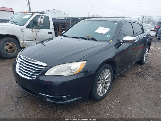 44512093 :رقم المزاد ، 1C3BC2FG7BN517967 vin ، 2011 Chrysler 200 Limited مزاد بيع