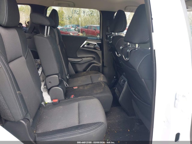 Продаж на аукціоні авто 2022 Mitsubishi Outlander Es 2.5 S-awc, vin: JA4J4TA89NZ039214, номер лоту: 44512189