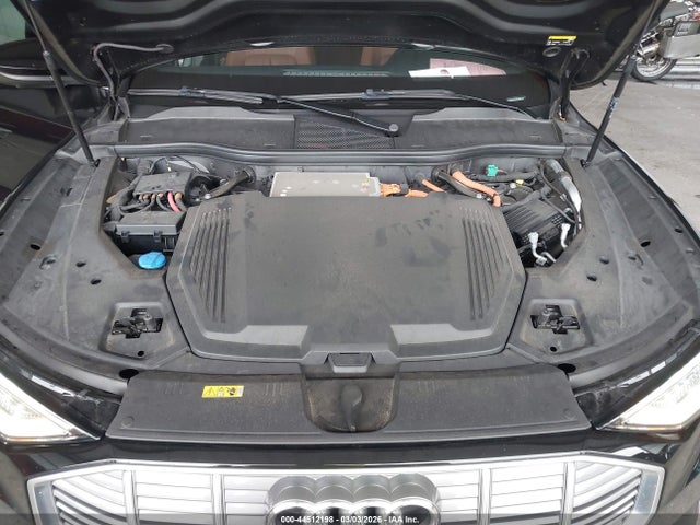 WA1LAAGE6NB025394 Audi E-tron Premium Plus Quattro