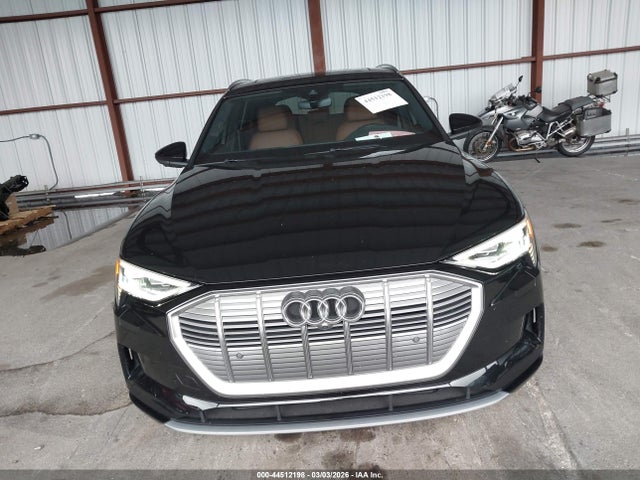 WA1LAAGE6NB025394 Audi E-tron Premium Plus Quattro