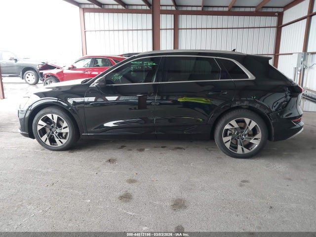 WA1LAAGE6NB025394 Audi E-tron Premium Plus Quattro