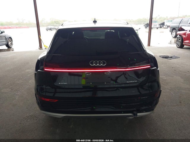 WA1LAAGE6NB025394 Audi E-tron Premium Plus Quattro