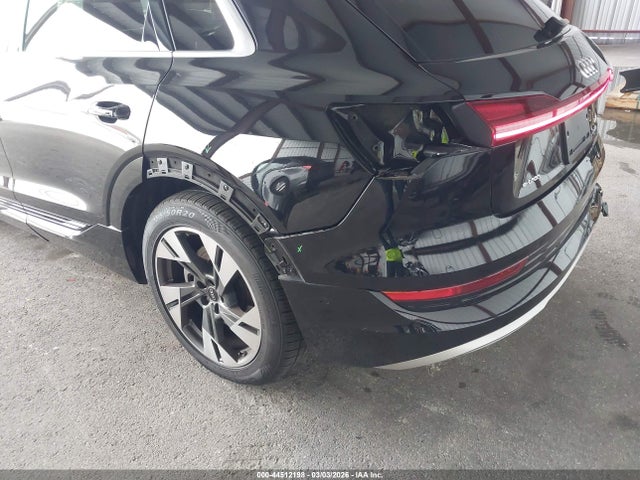 WA1LAAGE6NB025394 Audi E-tron Premium Plus Quattro