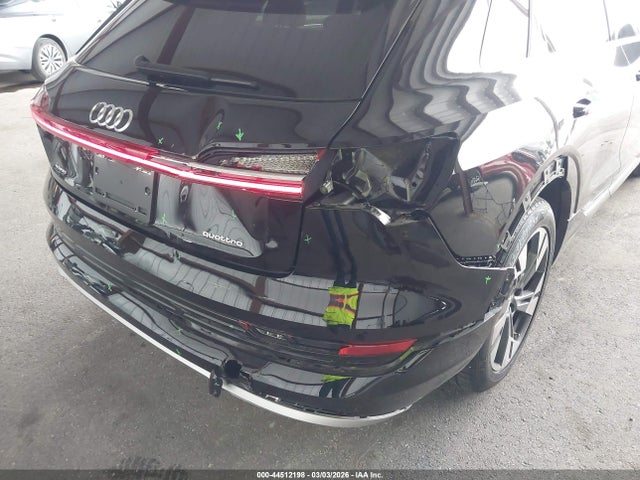 WA1LAAGE6NB025394 Audi E-tron Premium Plus Quattro