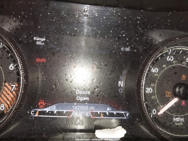 44512233 :رقم المزاد ، 1C4PJMBSXEW130132 vin ، 2014 Jeep Cherokee Trailhawk مزاد بيع