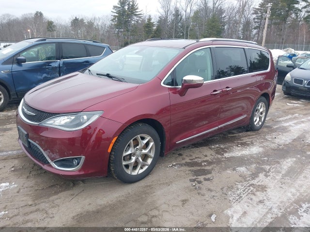 Chrysler Pacifica Limited 2017 2C4RC1GG3HR838063 Image 2