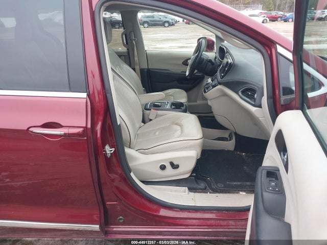 Chrysler Pacifica Limited 2017 2C4RC1GG3HR838063 Image 5