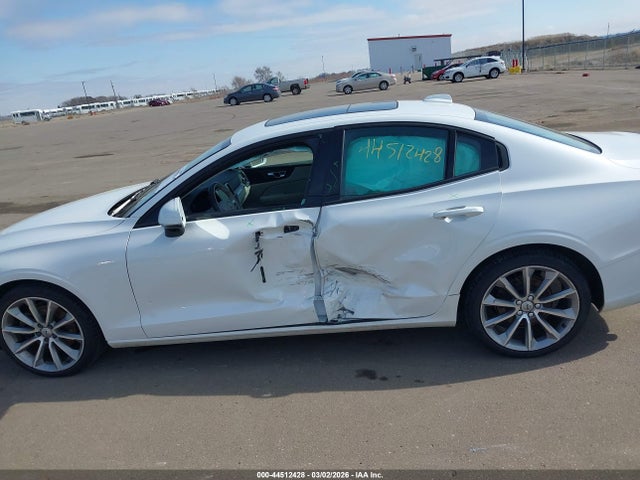 Aukcja sprzedaży 2019 Volvo S60 T5 Momentum, vin: 7JR102FK2KG018035, numer aukcji: 44512428