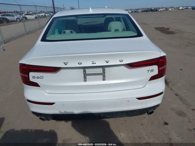 Aukcja sprzedaży 2019 Volvo S60 T5 Momentum, vin: 7JR102FK2KG018035, numer aukcji: 44512428
