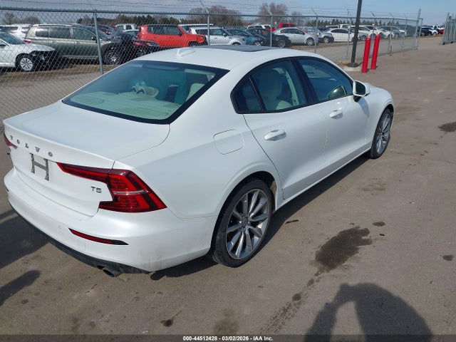 Aukcja sprzedaży 2019 Volvo S60 T5 Momentum, vin: 7JR102FK2KG018035, numer aukcji: 44512428
