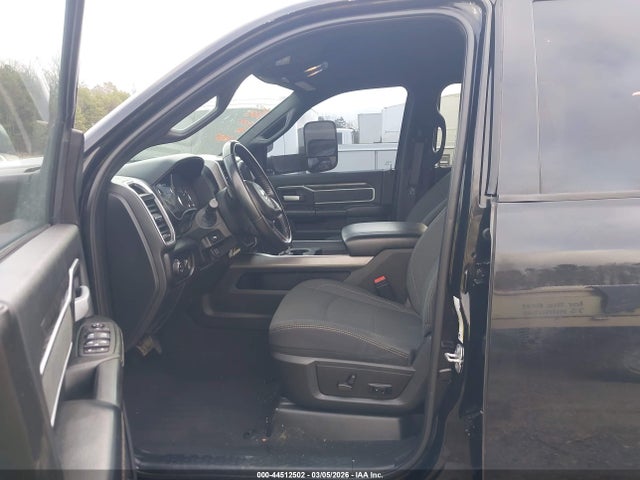 44512502 :رقم المزاد ، 3C63RRHL4MG617688 vin ، 2021 Ram 3500 Big Horn  4x4 8' Box مزاد بيع