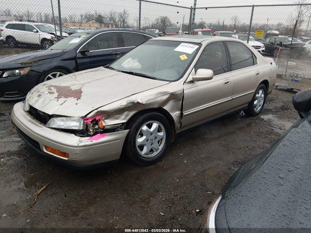 1995 HONDA ACCORD 1HGCE6661SA023573 Photo 1