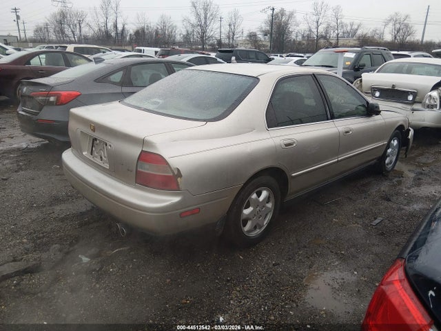 1995 HONDA ACCORD 1HGCE6661SA023573 Photo 3