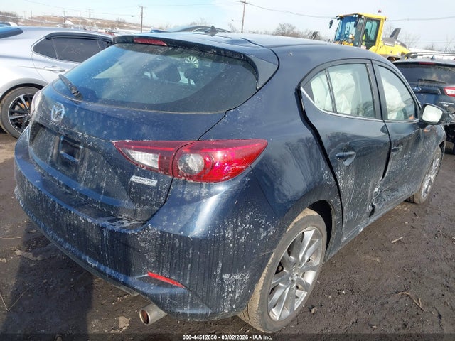 Продаж на аукціоні авто 2018 Mazda Mazda3 Touring, vin: 3MZBN1L39JM209691, номер лоту: 44512650