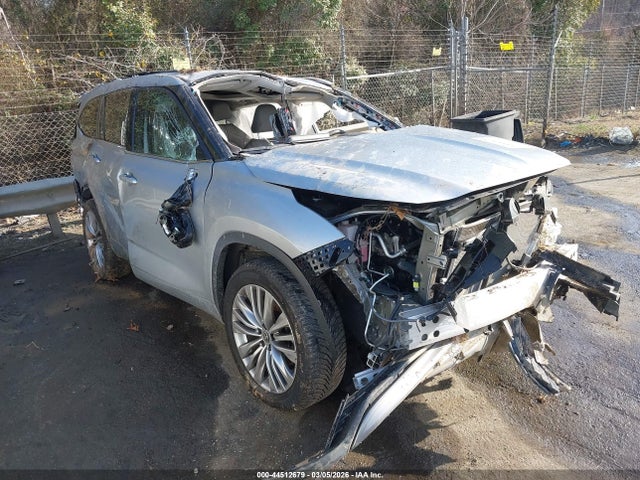 2022 TOYOTA HIGHLANDER 5TDFZRAH9NS126516