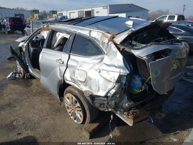 2022 TOYOTA HIGHLANDER 5TDFZRAH9NS126516 Photo 2