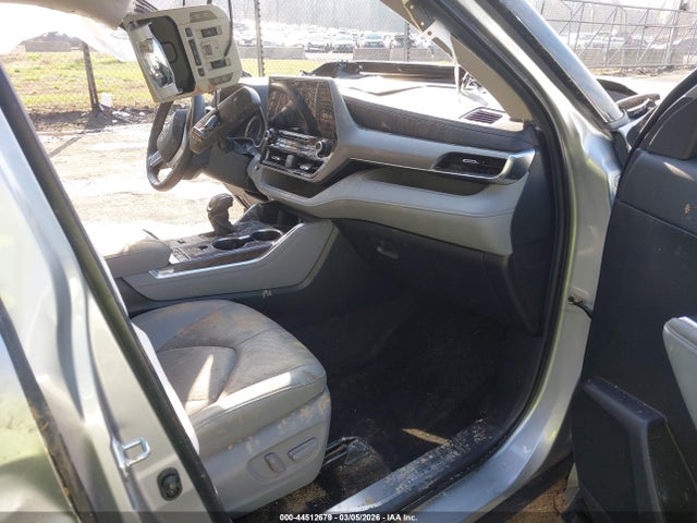 2022 TOYOTA HIGHLANDER 5TDFZRAH9NS126516 Photo 4