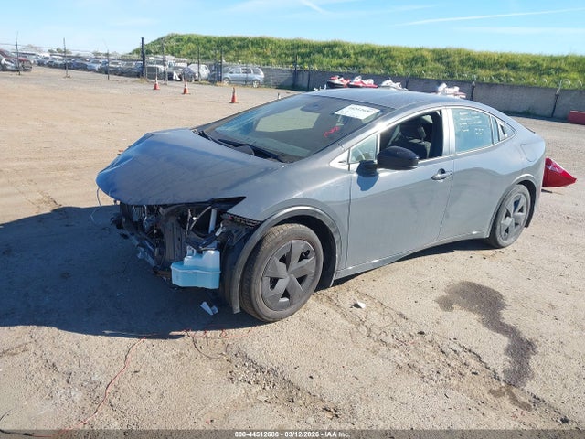 Toyota Prius Le 2025 JTDACAAU3S3059113 Image 2