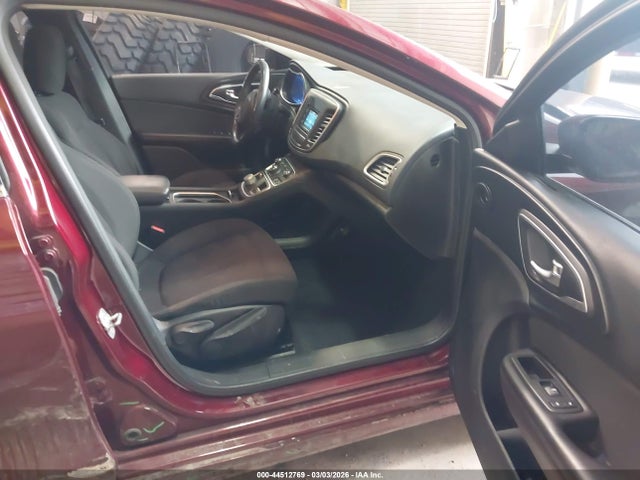 Продажа на аукционе авто 2015 Chrysler 200 Limited, vin: 1C3CCCAB7FN526812, номер лота: 44512769