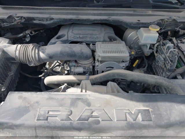 1C6RREJT8RN218584 RAM 1500 Laramie 4x2 5&#039;7 Box