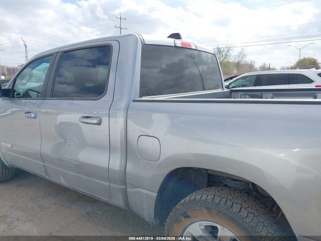 1C6RREJT8RN218584 RAM 1500 Laramie 4x2 5&#039;7 Box