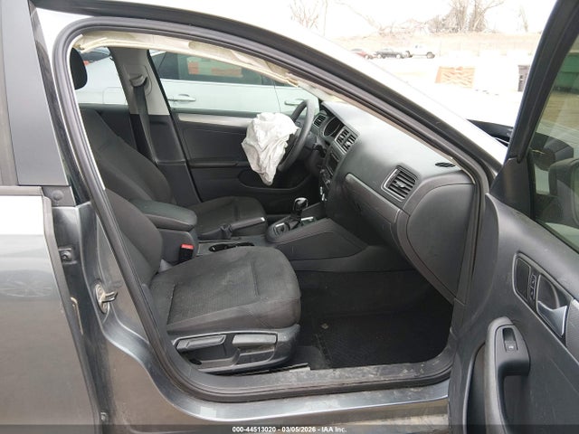 2015 Volkswagen Jetta 1.8t Se მანქანა იყიდება აუქციონზე, vin: 3VWD07AJ1FM209669, აუქციონის ნომერი: 44513020